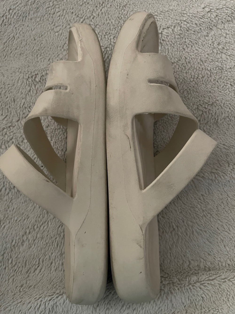 CROCS Women’s Triple-Strap Slide Sandals in Beige Women’s 9 - Picture 5 of 6